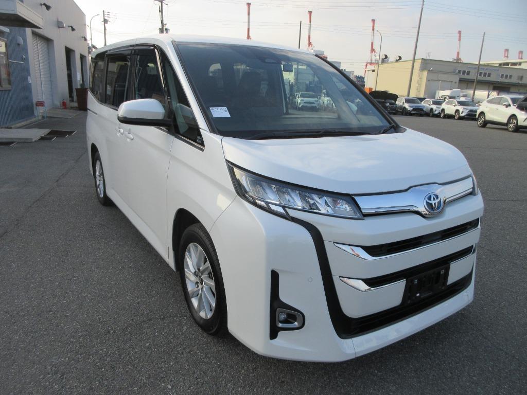 Toyota Noah 2022